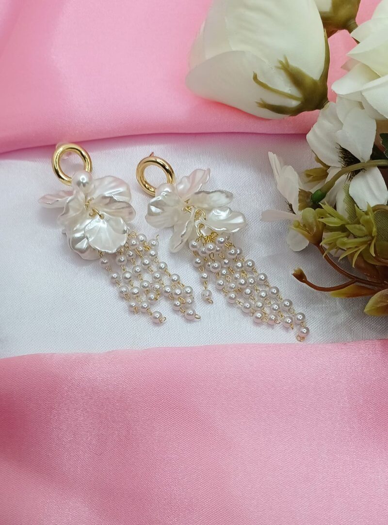 flower pearl earring